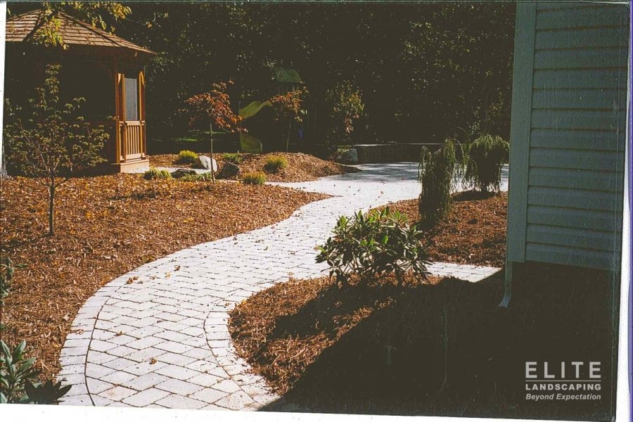 entries and walkways by elite landscaping 017