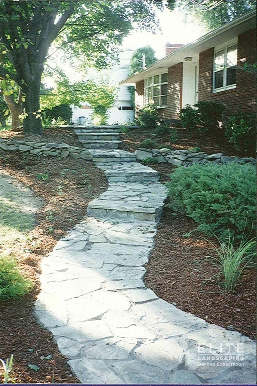 entries and walkways by elite landscaping 027