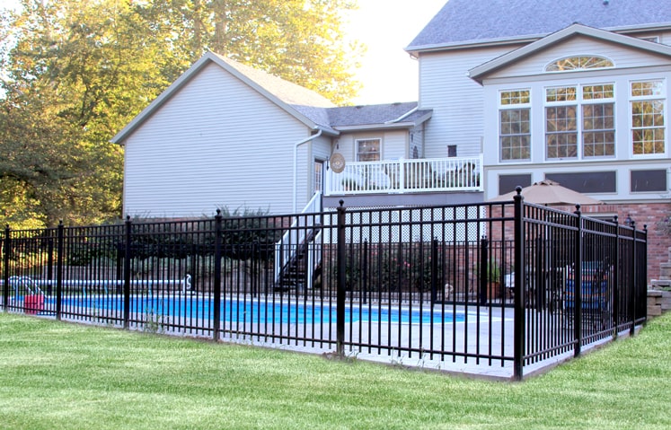 Fence for the outdoor pool with a magnificent view