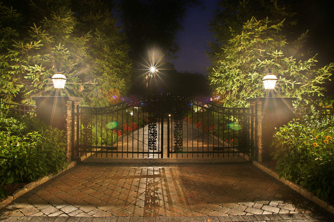 customized hardscape driveway and entryway